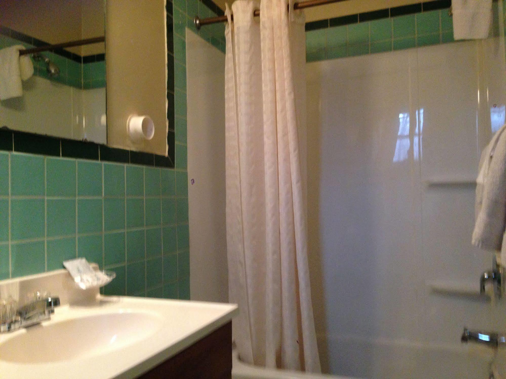 Villa Rosa Motel Painesville Экстерьер фото