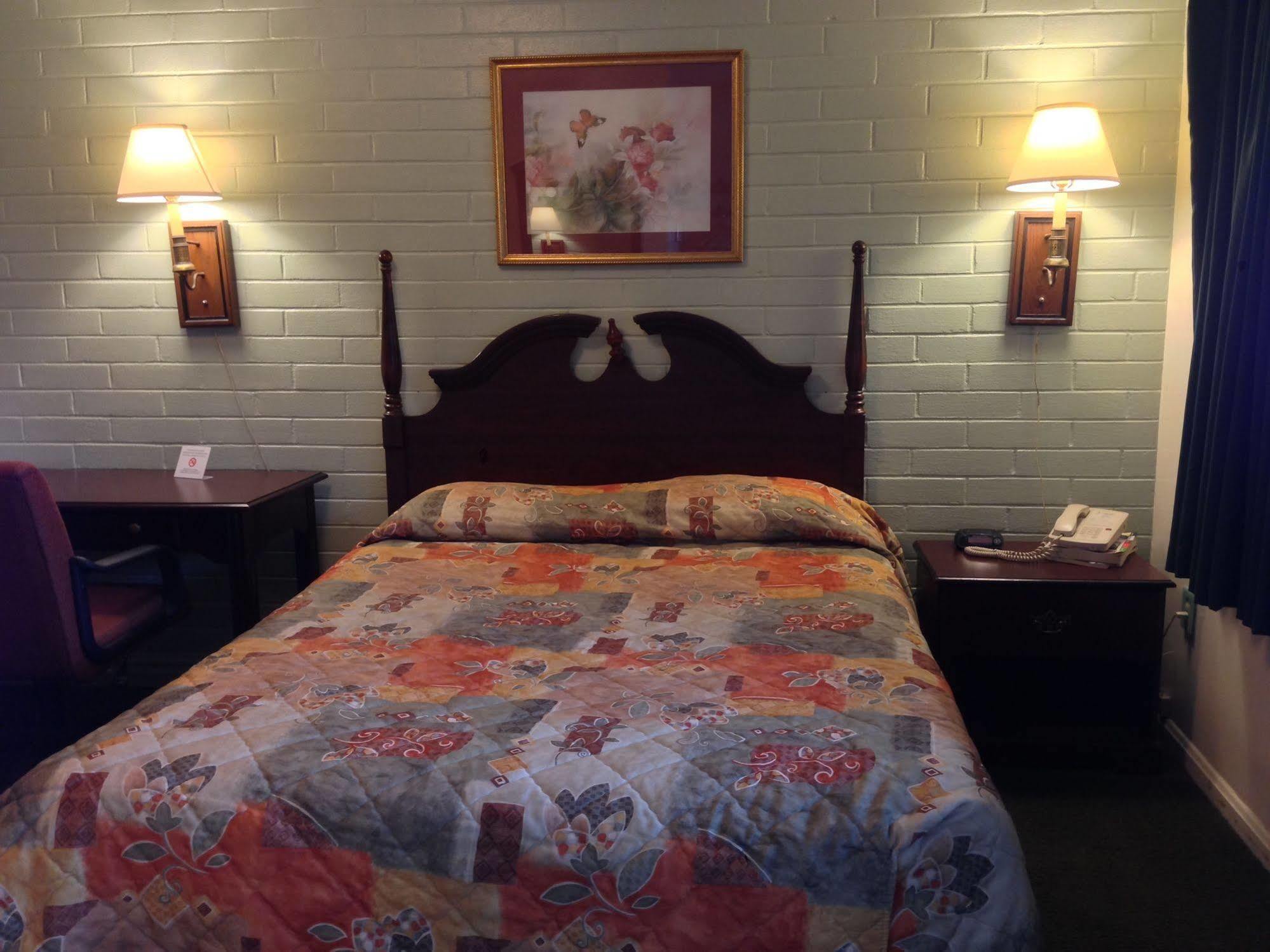 Villa Rosa Motel Painesville Экстерьер фото